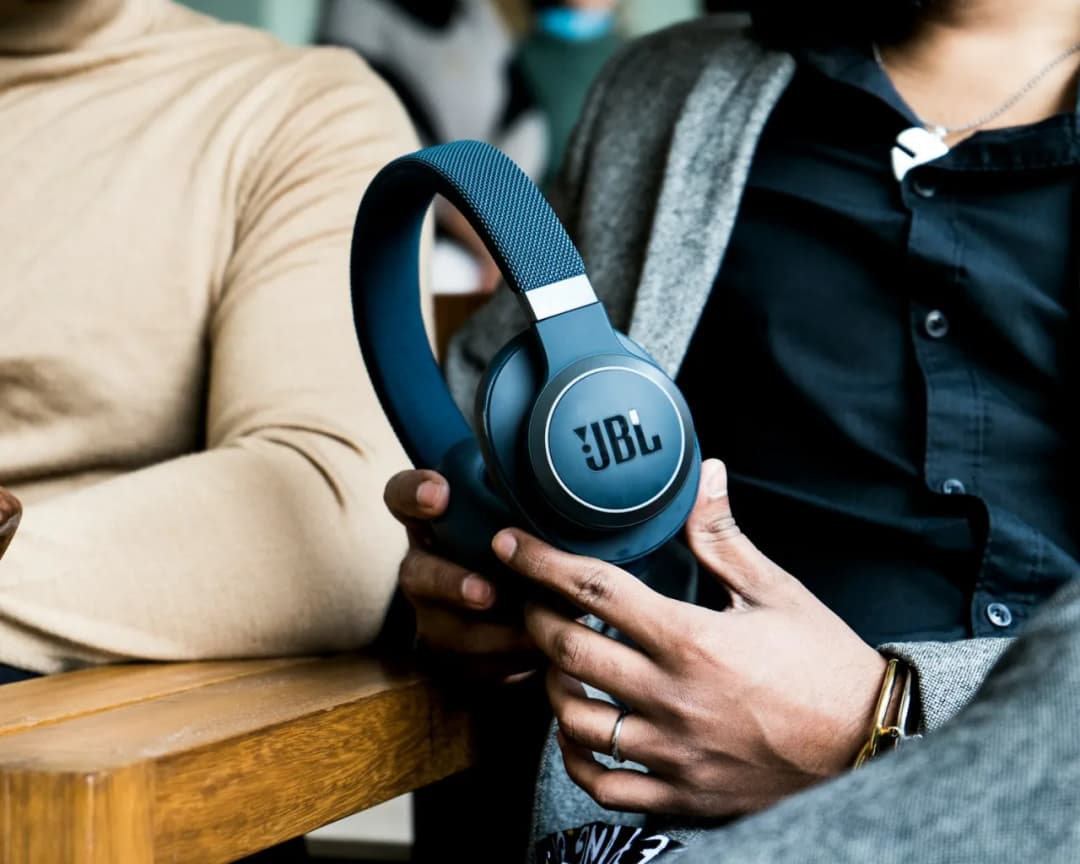 Jak połączyć słuchawki JBL z iPhonem - uniknij problemów z parowaniem